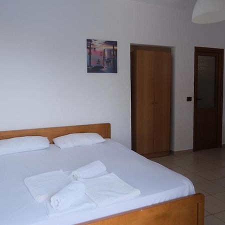 Mehilli Hotel Dhërmi 외부 사진