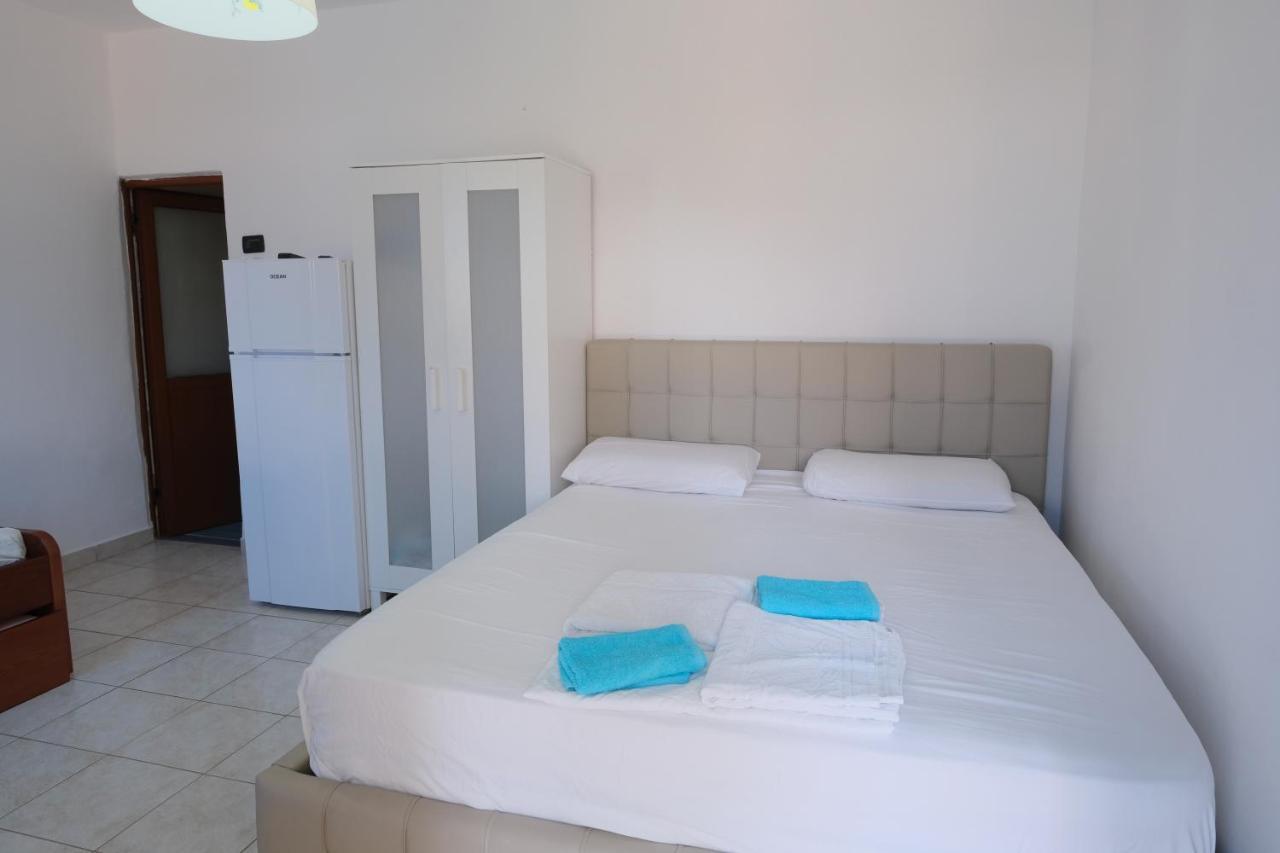 Mehilli Hotel Dhërmi 외부 사진