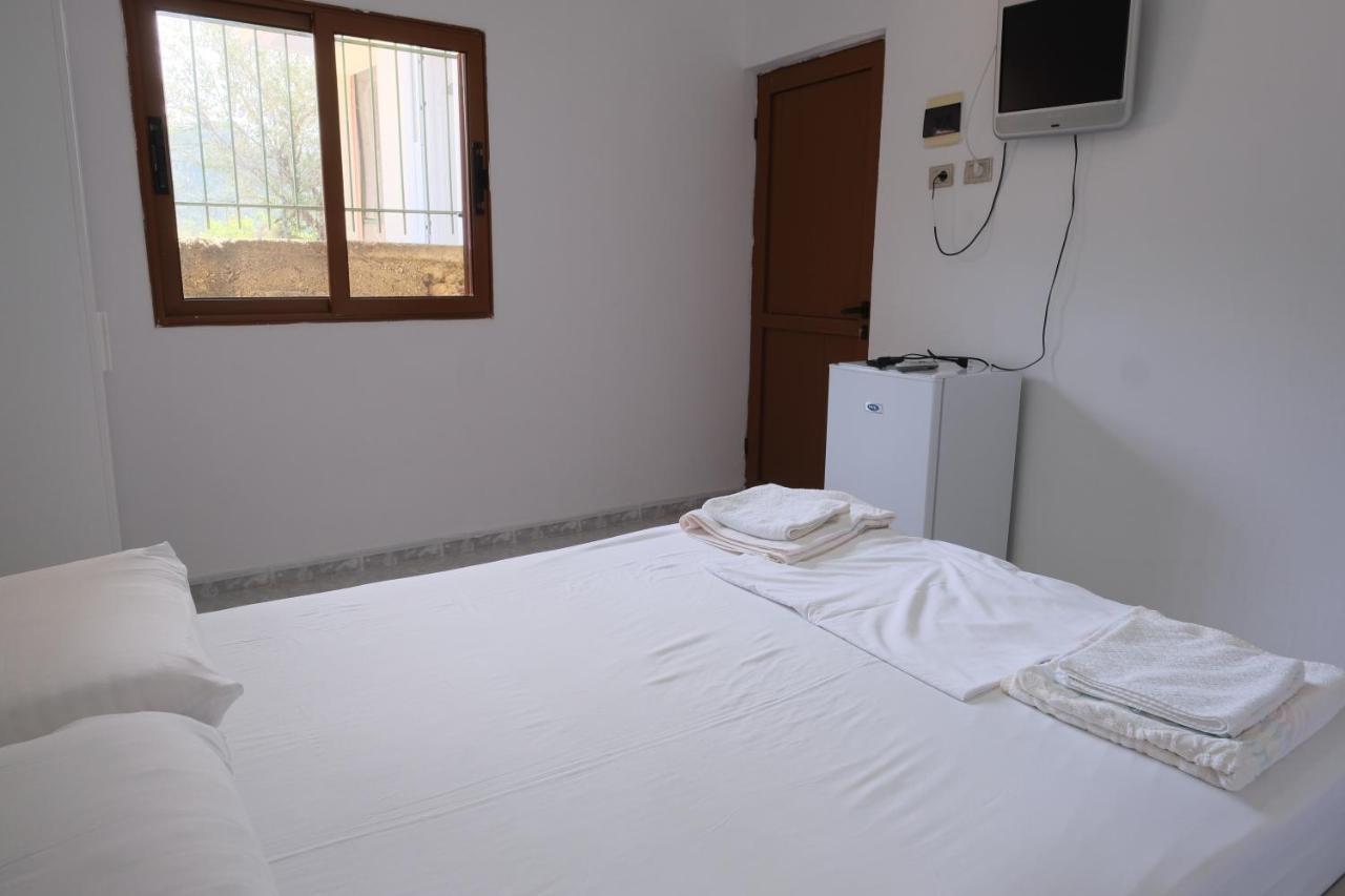 Mehilli Hotel Dhërmi 외부 사진