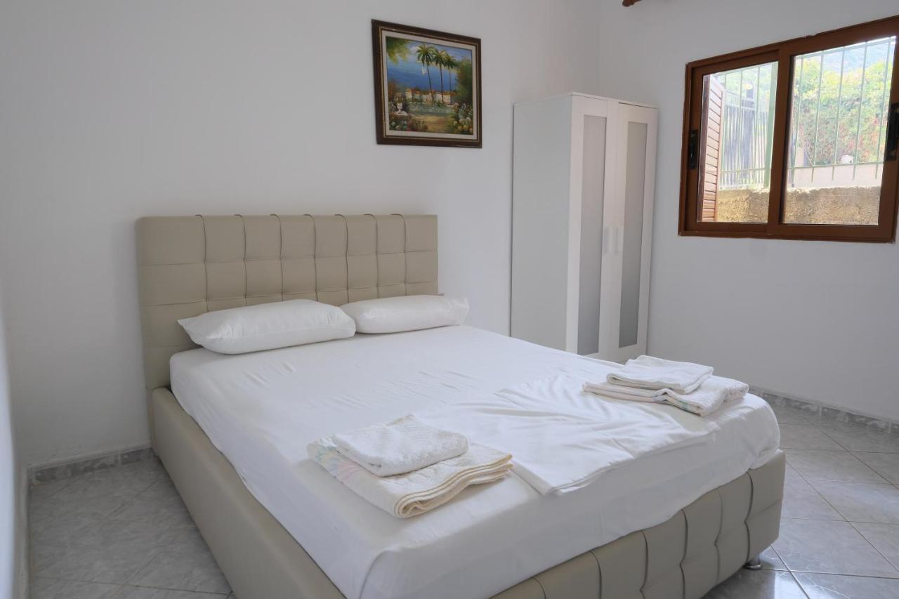 Mehilli Hotel Dhërmi 외부 사진