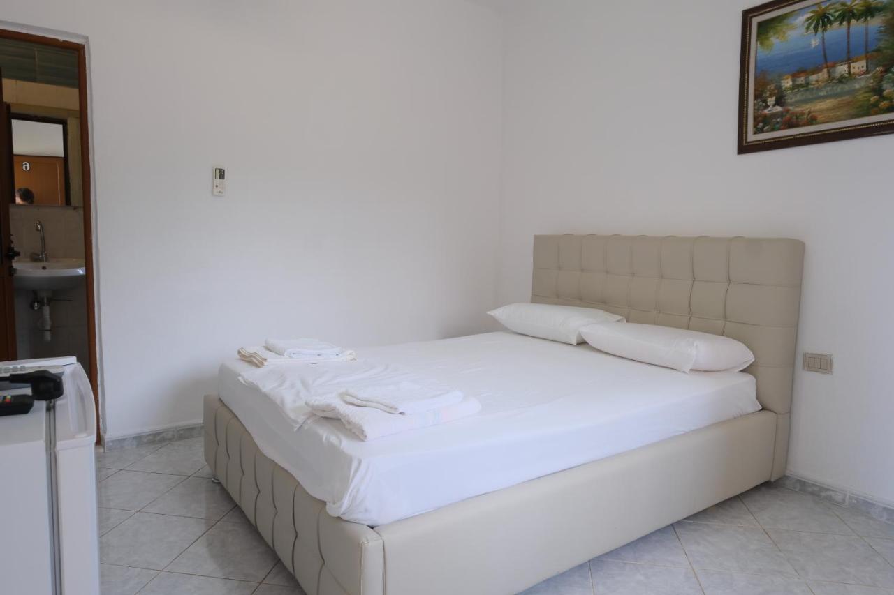 Mehilli Hotel Dhërmi 외부 사진