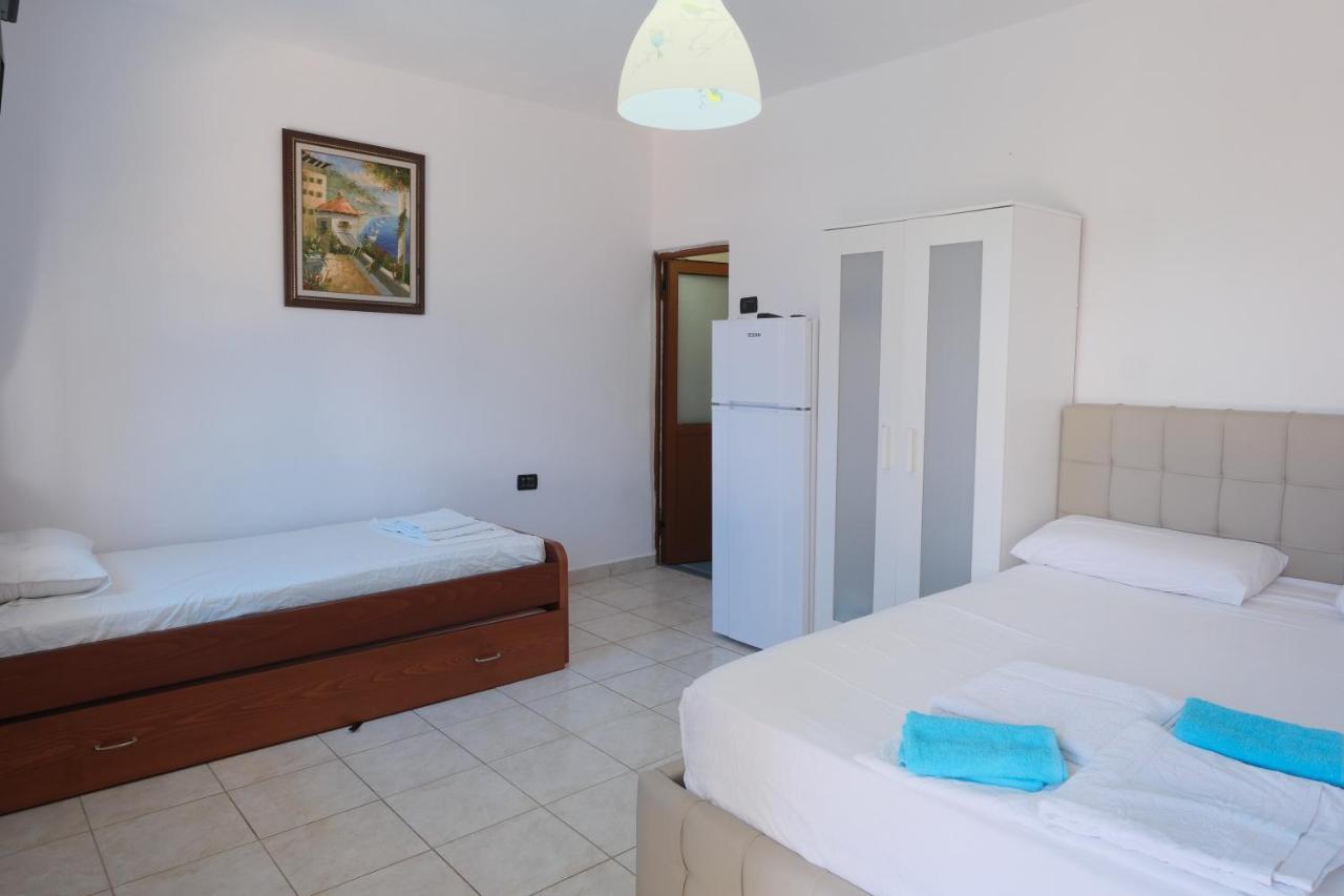 Mehilli Hotel Dhërmi 외부 사진
