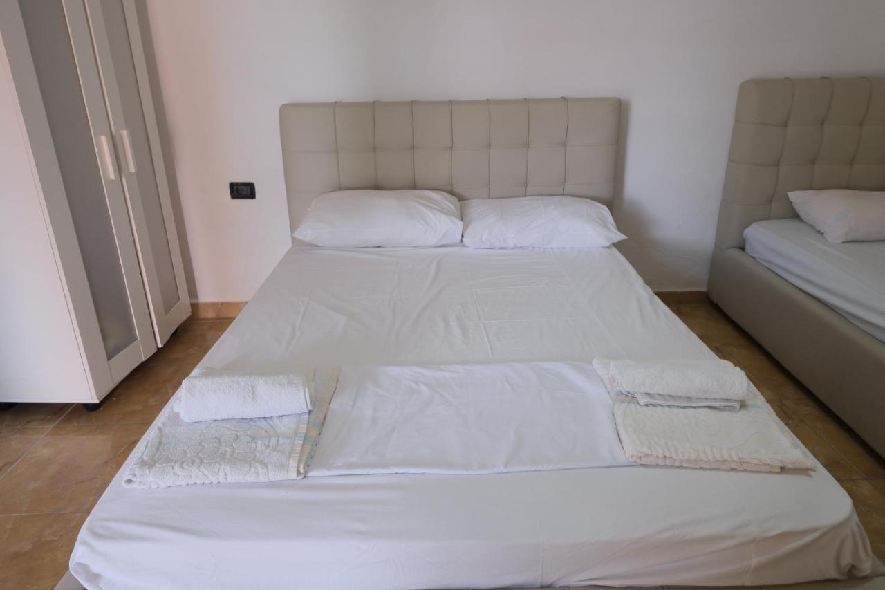 Mehilli Hotel Dhërmi 외부 사진