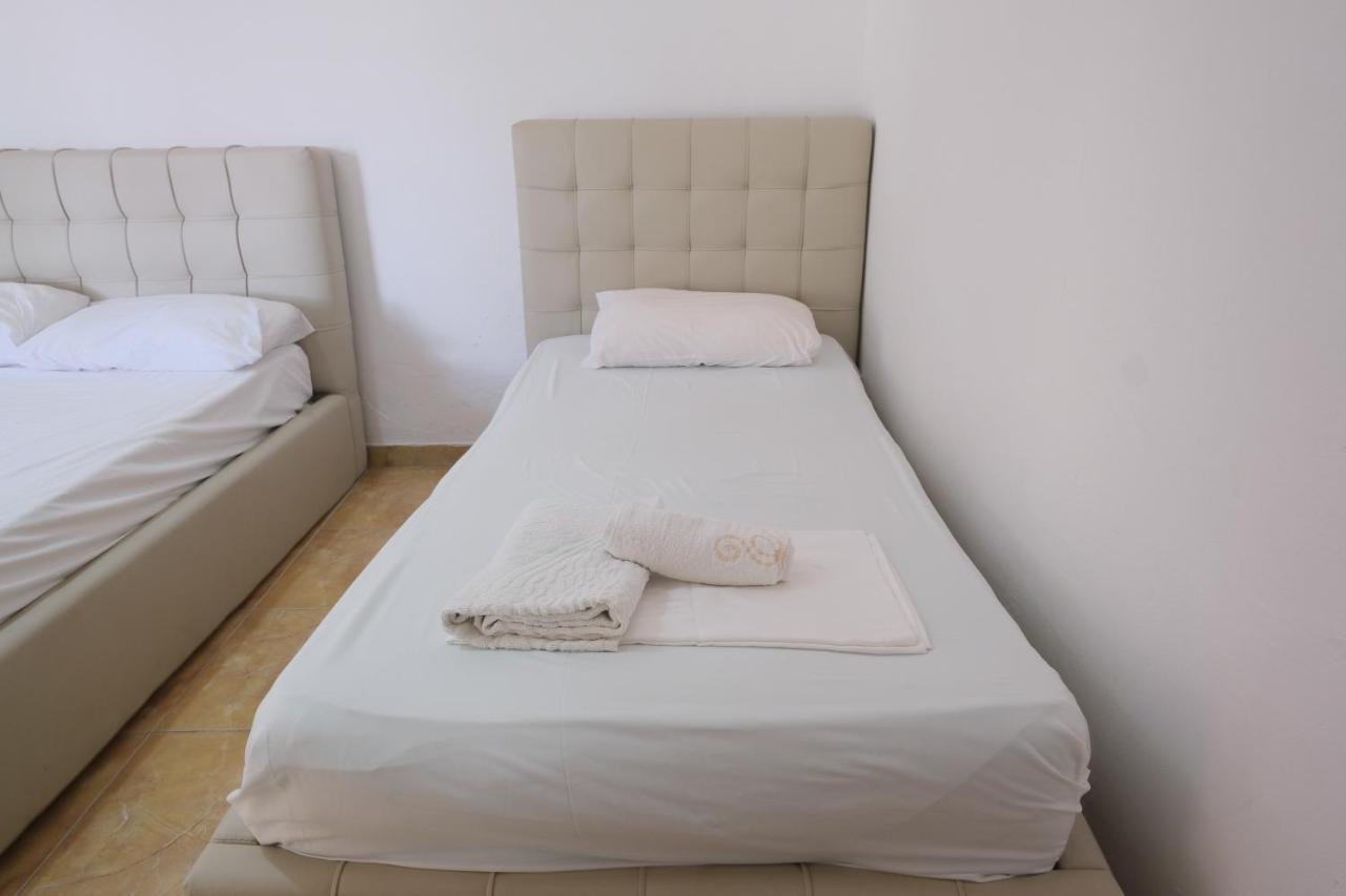 Mehilli Hotel Dhërmi 외부 사진