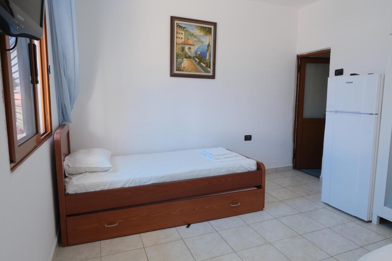 Mehilli Hotel Dhërmi 외부 사진