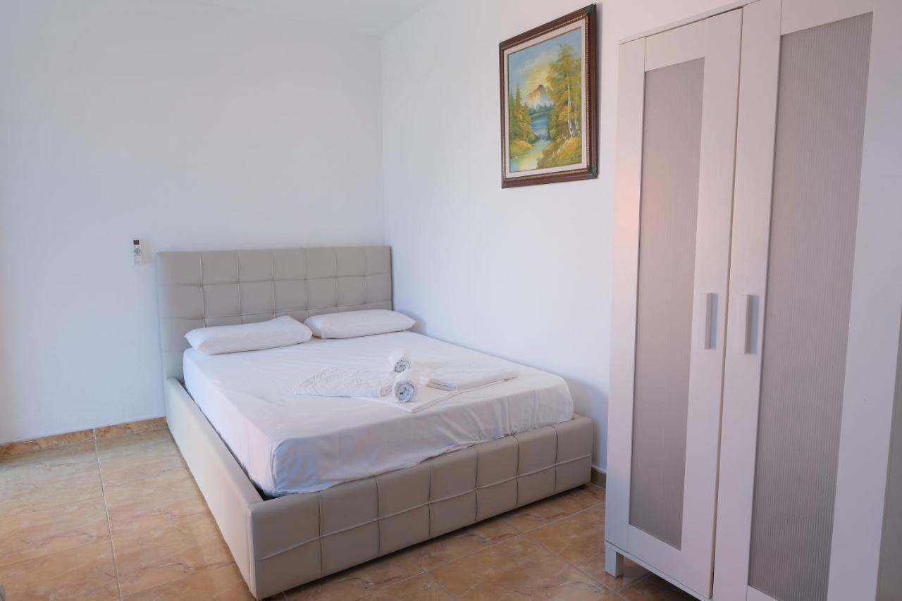 Mehilli Hotel Dhërmi 외부 사진