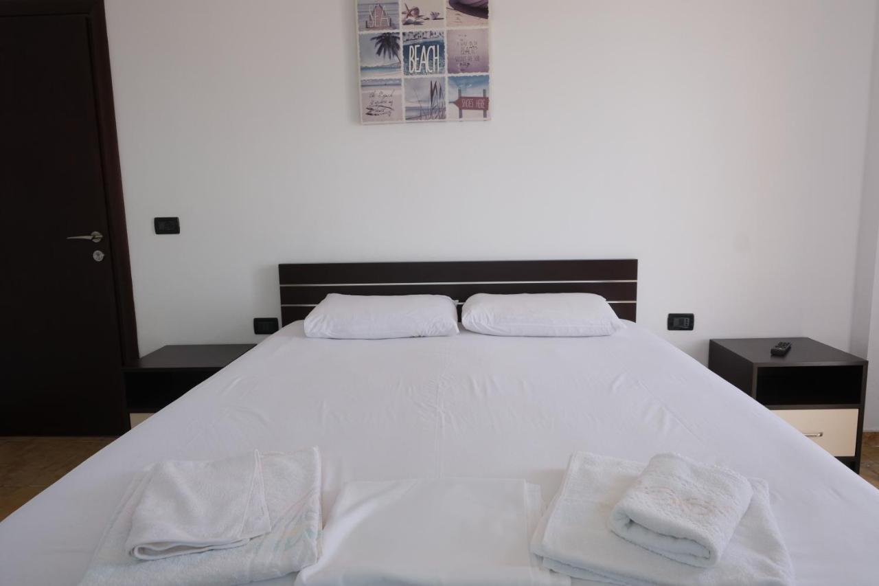 Mehilli Hotel Dhërmi 외부 사진