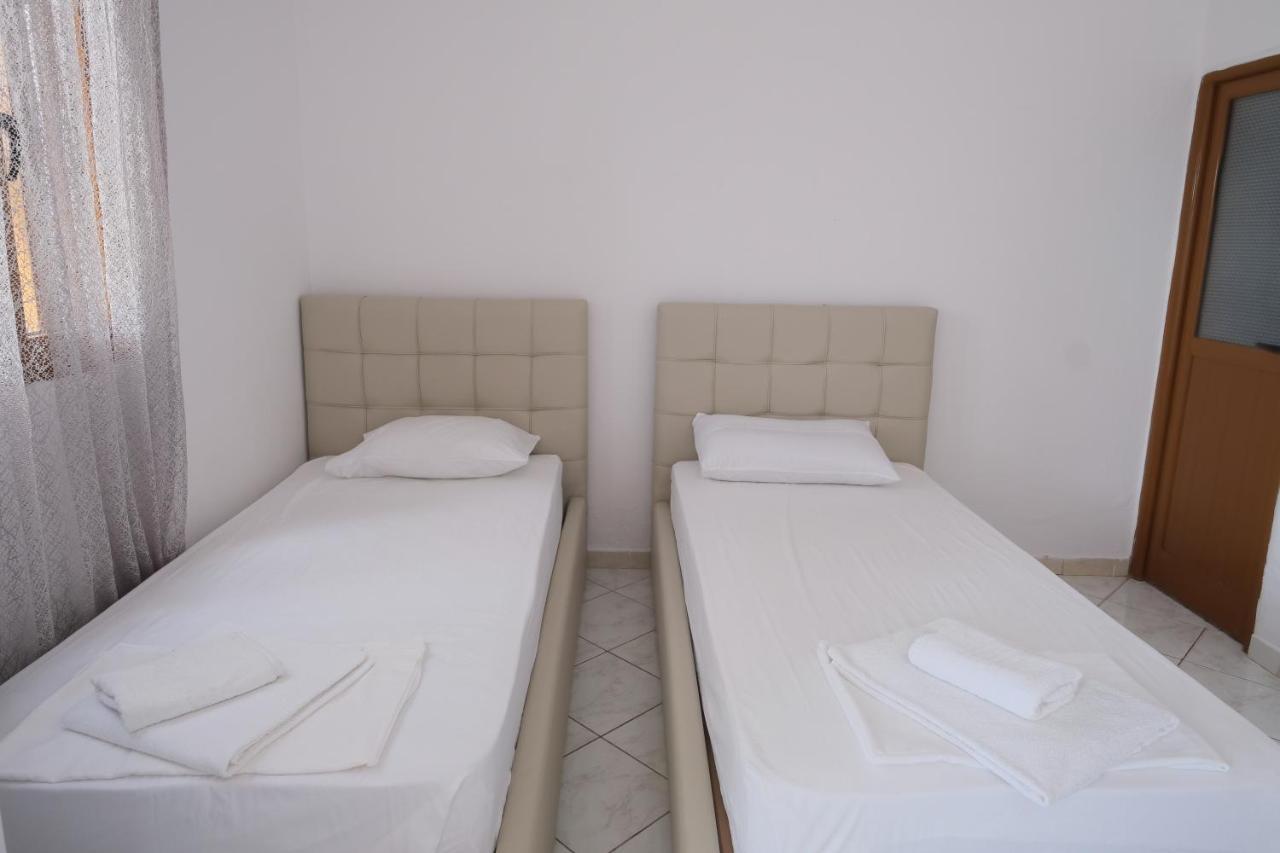 Mehilli Hotel Dhërmi 외부 사진