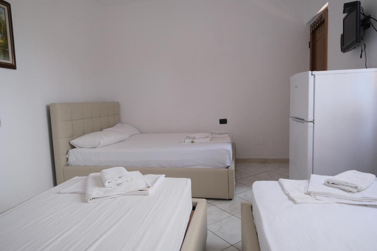Mehilli Hotel Dhërmi 외부 사진