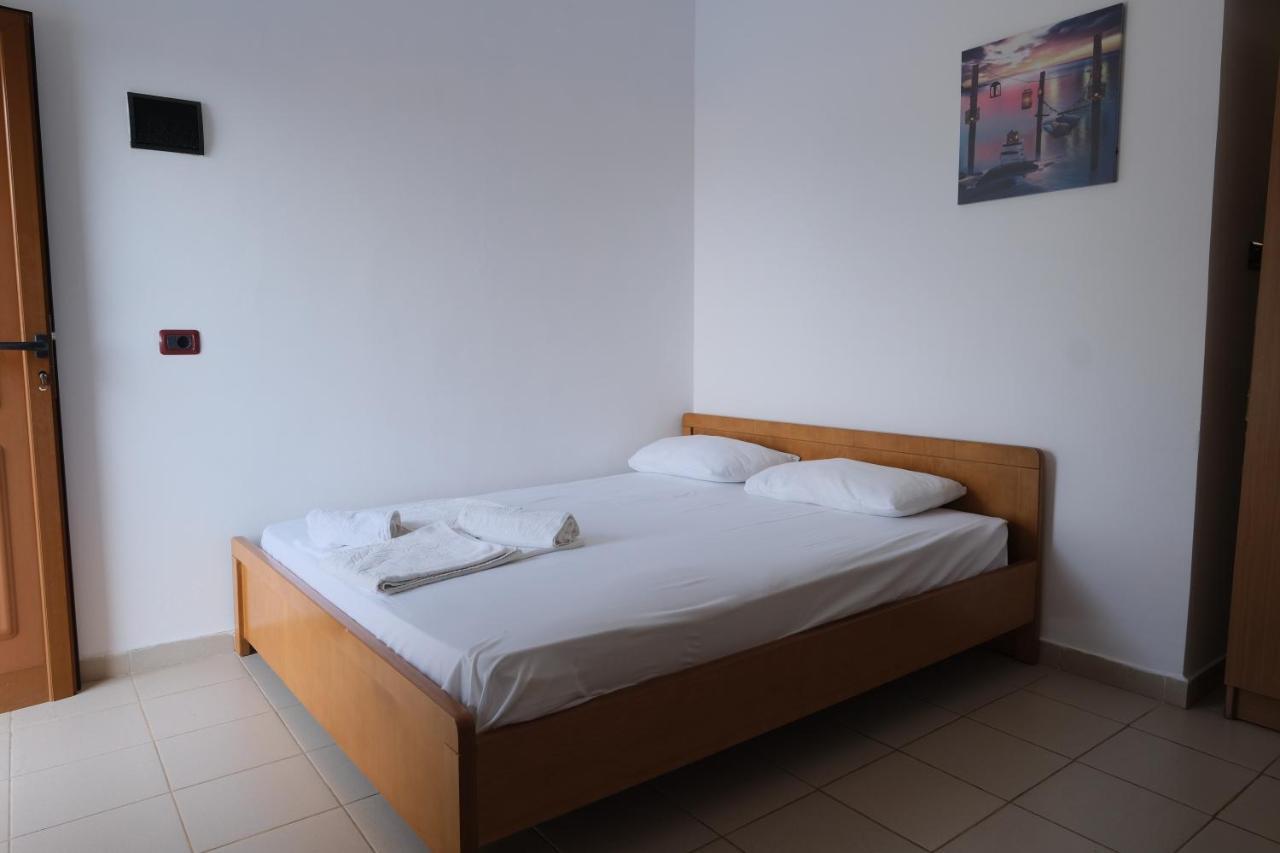 Mehilli Hotel Dhërmi 외부 사진