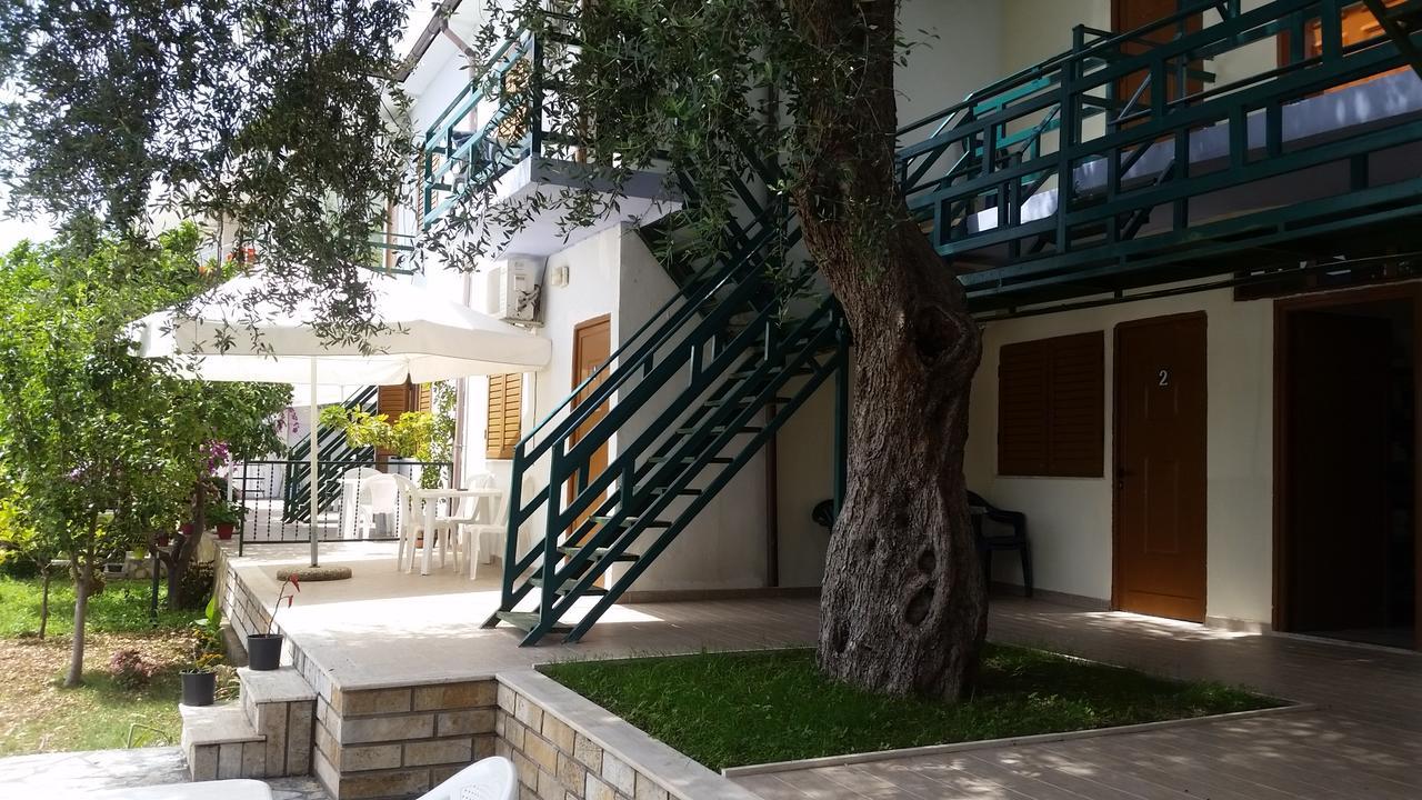 Mehilli Hotel Dhërmi 외부 사진
