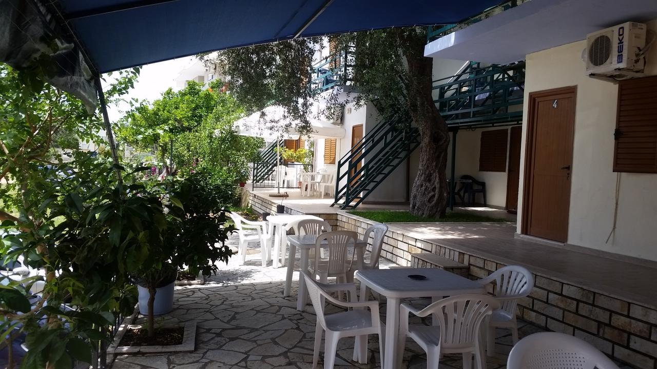 Mehilli Hotel Dhërmi 외부 사진