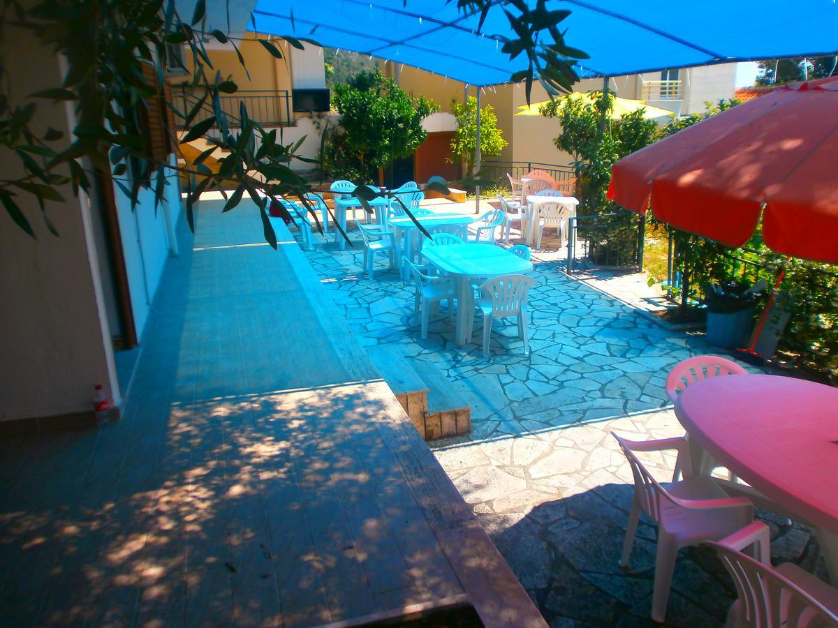Mehilli Hotel Dhërmi 외부 사진
